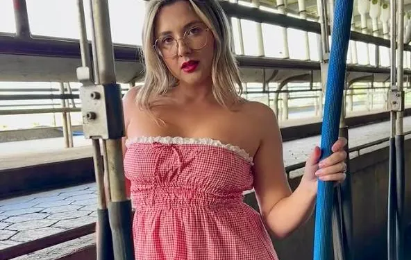 "Mijn vriend en ik plaatsten een vacature voor een triootje... Maar we waren verbijsterd door wie erop reageerde!"