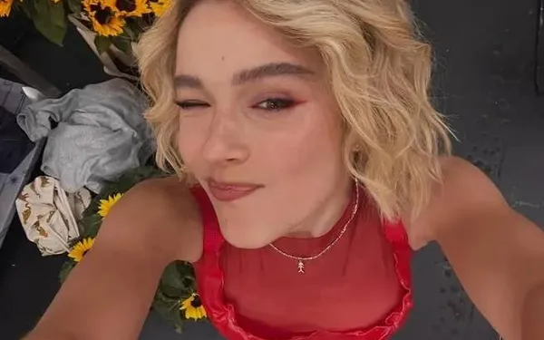 Pommelien Thijs pakt uit met 'speciale' outfit: "Jouw show én jurk waren niet normaal!" (foto's)