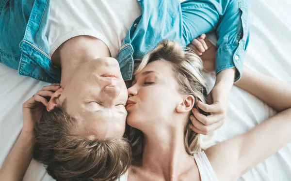 Waarom plots alle vrouwen wild zijn van 'shallowing' tussen de lakens: "Met zijn vingers of een speeltje... Zalig!"