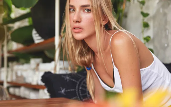 Gen Z-vrouwen onthullen waarom ze massaal op oudere mannen vallen - en het heeft niks met 'sugar daddies' te maken