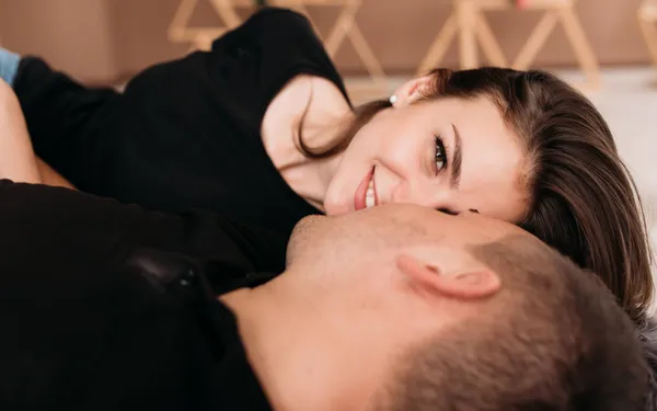 Steeds meer koppels wagen zich aan de 'warme seks'-trend: "De climax die ik daarna bereikte, was fenomenaal!"