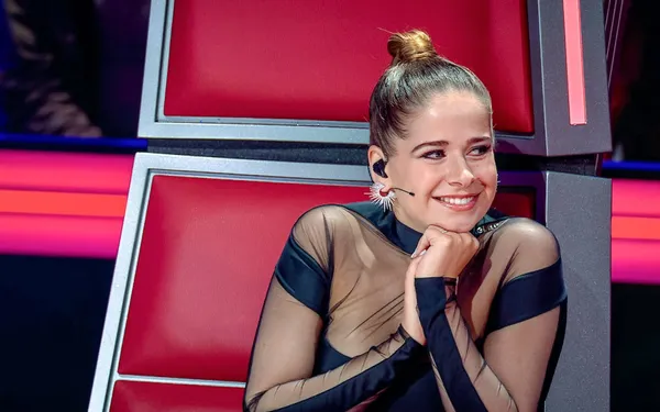 Laura Tesoro heeft nog iets te zeggen over de heisa rond haar decolleté: "Is dat dan belangrijker?"