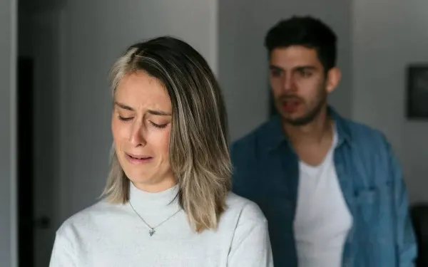 "Ik maakte een opmerking over de muis van mijn lief... Maar nu heb ik al dagen enkel beeld en geen klank!"