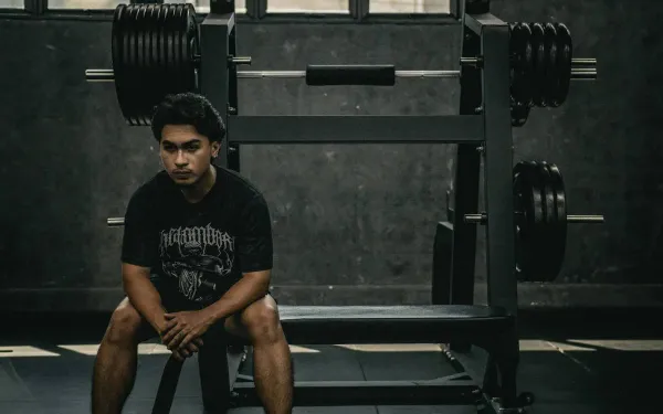 Fitnesscoach waarschuwt: "Stop direct met deze oefeningen! Ze zijn slecht voor je pretstok"