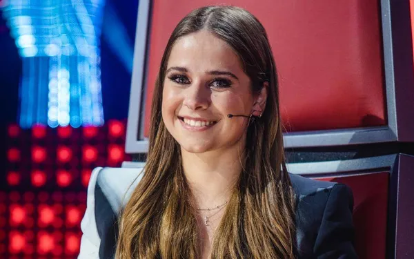 Plots is het decolleté van Laura Tesoro hét gespreksonderwerp, en dit is haar reactie daarop...