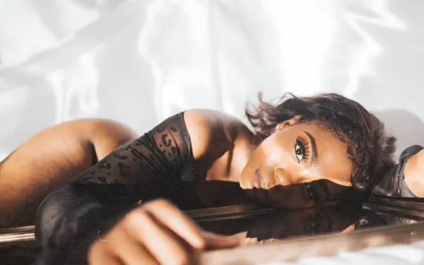 "Ik kan niet klaarkomen bij mijn man... Dus nu ga ik naar die buurman en die fikst het in geen tijd!"