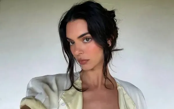 De twee 'heuveltjes' van Kendall Jenner verschijnen op het toneel... en daar kan je uren naar kijken (foto's)