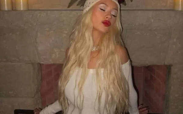 Hoe je het internet kan breken? Christina Aguilera doet het met deze schaars geklede foto's!
