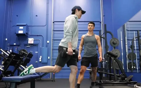 Eentje gebruikt 100 dagen steroïden, de ander traint puur: de resultaten zijn werkelijk hallucinant!