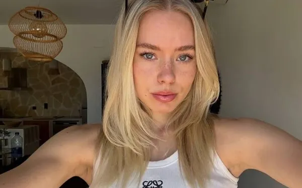 Heerlijk meegenieten in de fitness met Anna, de vriendin van Thibau Nys! En vooral staren naar haar heerlijke lijf...