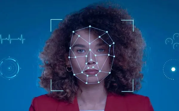 De huiveringwekkende zwarte markt voor menselijke gezichten: "Ik verkocht mijn gezicht aan AI, en dat eindigde dramatisch!"