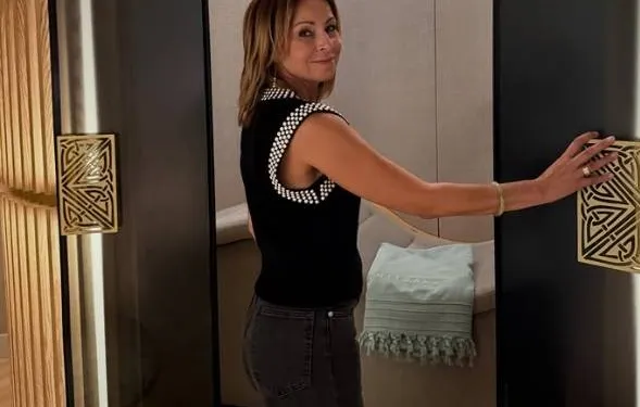 54 zegt u!? Bieke Ilegems maakt indruk met haar afgetrainde lijf in de fitness (foto's)