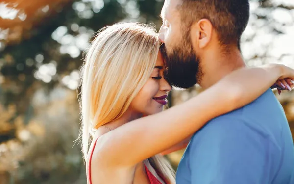 Psycholoog onthult waarom mannen vaak vallen op vrouwen die op hun ex lijken