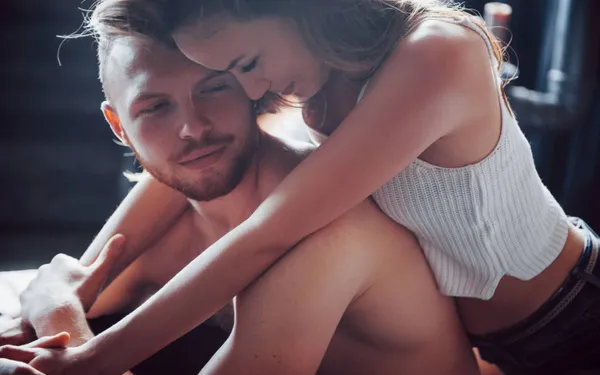 Sekstherapeut onthult wat vrouwen écht willen in bed — en waar veel mannen de mist ingaan