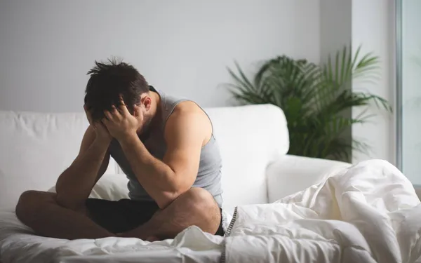 "Mijn vriendin amuseert zich liever met haar pikante speeltjes dan met mij. Ze zegt dat ze daarvoor één goede reden heeft..."