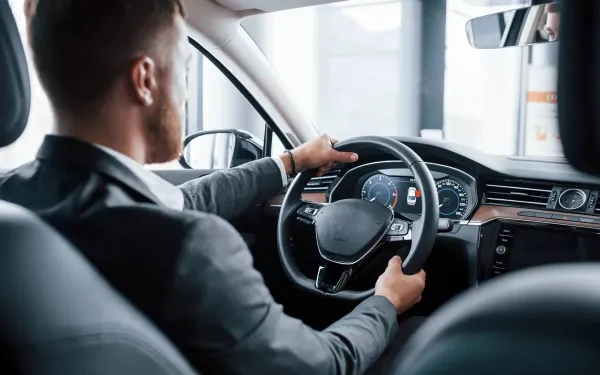 Bizar: iedereen vindt dit gedrag in het verkeer irritant... maar bijna de helft van de Belgen doet het