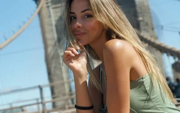 Waarom Giada een van onze favoriete dj's is? Deze fenomenale bikinifoto's leveren het antwoord...