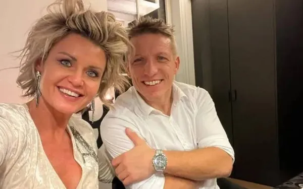 Wesley Sonck wordt een 'gelukzak' genoemd nadat zijn vrouw Virginie nog eens staat te pronken in bikini