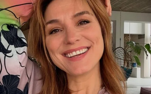 Evi Hanssen trekt haar bikini aan en duikt alvast het weekend in: "Prachtige foto... prachtige dame!"