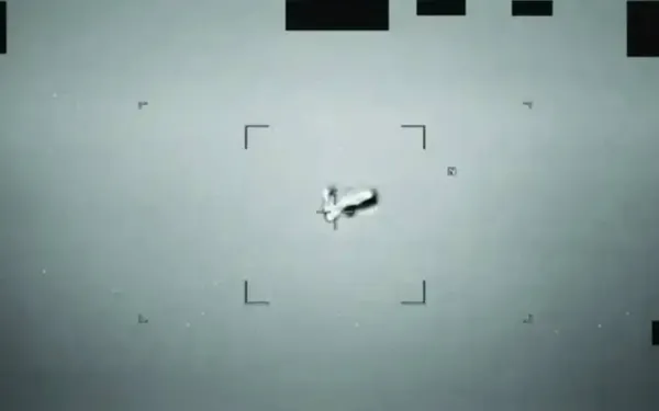 Pentagon geeft nieuwe lading UFO-video's vrij: beelden tonen mysterieuze interacties met vliegtuigen