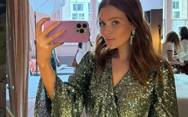 Anna, de 'knapste ginger van de Lage Landen', wil niet gebeld worden... maar deelt wel heerlijke bikiniselfie