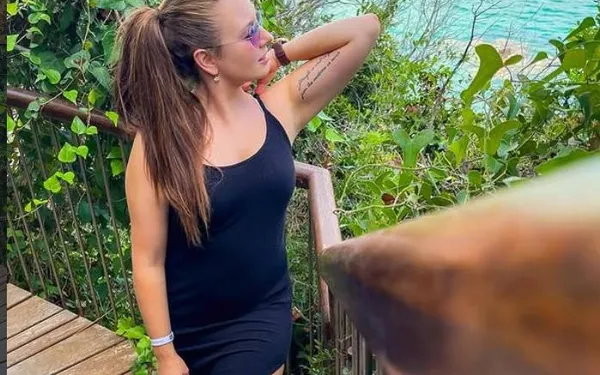 Ken je ze nog? Deborah uit Temptation Island blikt terug op 'meest schokkende kampvuur ooit' (en deelt badpakfoto's)