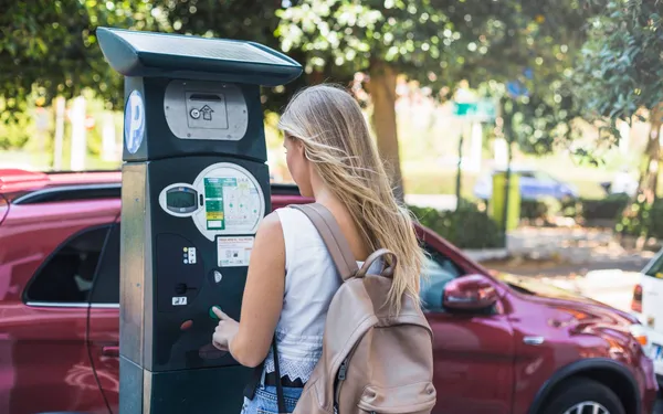 Deze oplichting komt steeds vaker voor bij Vlaamse parkeerautomaten: "Wees op je hoede!"