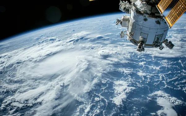 Beter dan Hollywood: ruimtetelescoop dreigt op aarde neer te storen, NASA bedenkt waanzinnig plan om dat te voorkomen