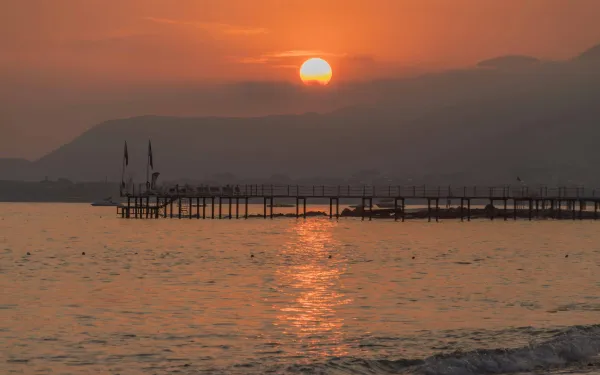 Opgelet: populair vakantieland bij Vlamingen deelt plots gigantische boetes uit voor... avondwandelingen op het strand