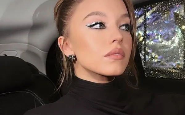 Waarom Sydney Sweeney mega-populair is? Deze selfie, met haar kroonjuwelen in de hoofdrol, verklaart veel...