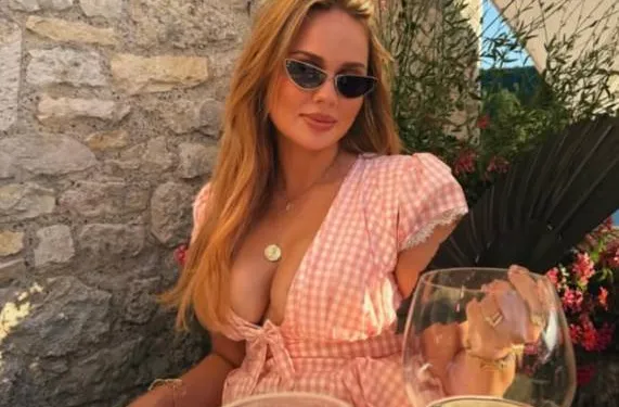 Topchef of topbabe? Tijger Anastasya pakt uit met 'zwoele' fotoshoot en veel Vlaamse mannen worden compleet wild