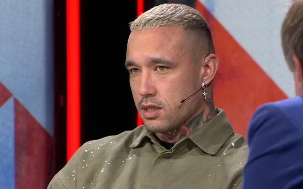 Radja Nainggolan (ondanks rijverbod) betrokken bij verkeersincident, waarbij hij bijna politievoertuig aanrijdt