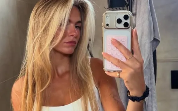 Hollandse bom Lies Zhara toont in bikini én strak fitnesspakje waarom alle Nederlandse venten aan haar voeten liggen