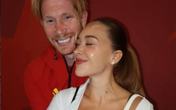 Michèle, de vrouw van 'KDB', zorgt voor een nieuwe hittegolf door in bikini te poseren (foto's)