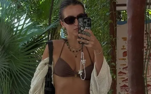 Lenthe Stevens maakt Mykonos onveilig in bikini en andere 'spannende' outfits (foto's)