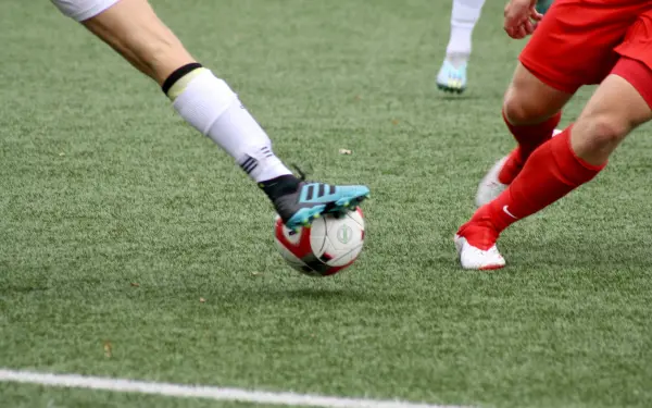 Controversiële nieuwe 'mistaken identity'-regel uitgelegd, nadat speler op het WK hierdoor rood kreeg