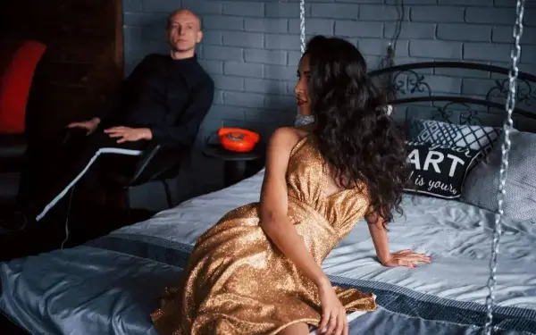 Ruige nachten in de slaapkamer voor dummies: dit moet je weten wanneer je het iets 'harder' wil