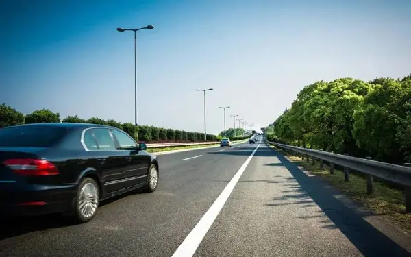 Waarschuwing voor mensen die met de wagen op vakantie gaan: dit Europese land flitst 1.000 Belgen per dag!