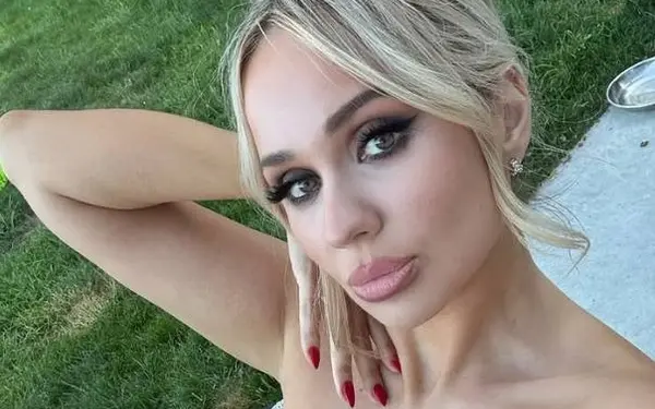 Vrouw, heb genade! Anastasya Chernook deelt een bikiniselfie waar je dagen niet goed van bent