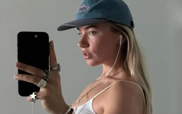 De heerlijke Juultje Tieleman gooit weer lustig haar kleren uit... en dan weet je dat Instagram in brand staat