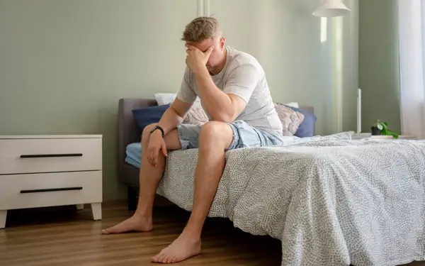 Steeds meer mannen doen aan (het gevaarlijke) 'ballmaxxing': "Je okkernoten worden zo groot als een meloen!"