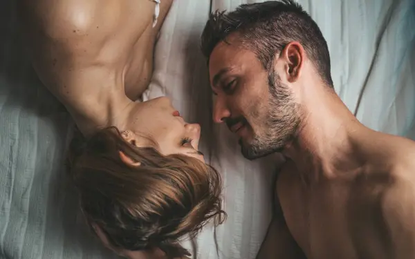 Vlaams koppel onthult hoe 'shallowing' hun bedprestaties in vuur en vlam zette: "Ongezien orgasme!"