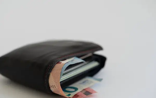 Je baas moet je loon in januari optrekken, maar je collega krijgt misschien meer dan jij