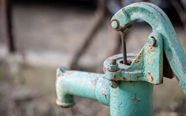 Gratis water uit de lucht: waarom je regenput een goede pomp verdient