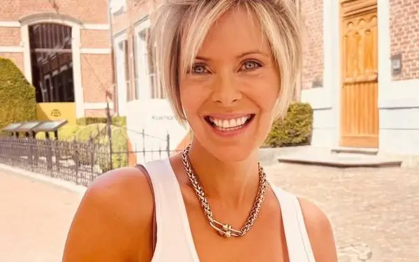 Hanne 'Droombeest' Troonbeeckx steekt haar billetjes in de lucht in de fitness (video)