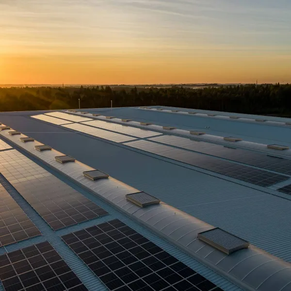 Deze nieuwe technologie laat zonnepanelen drie keer langer meegaan: "Tot 12% krachtiger"
