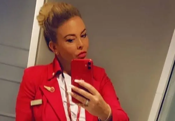 Ex-stewardess onthult hoe waanzinnig veel er 'gevogeld' wordt onder de bemanning: "Eén keer werd het me te veel!"