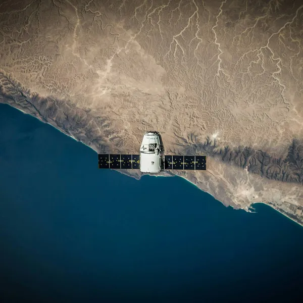 Jeff Bezos en Elon Musk riskeren gevreesde 'Kessler-syndroom' te triggeren, nu miljardairs meedoen aan ruimterace