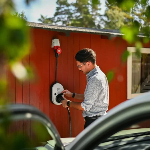 Tesla-eigenaar deelt zijn energiefactuur: zoveel kost het écht om je elektrische auto thuis op te laden