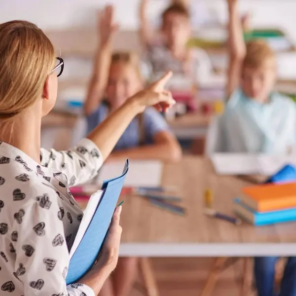 Krijgen Vlaamse leerkrachten wel genoeg betaald: "Het is meer dan alleen maar voor de klas staan"